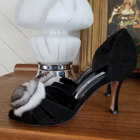 Manolo Blahnik Shoes / Heels / Pumps Black Suede Lush Chinchilla Rose Size 5 - Picture 5 of 11